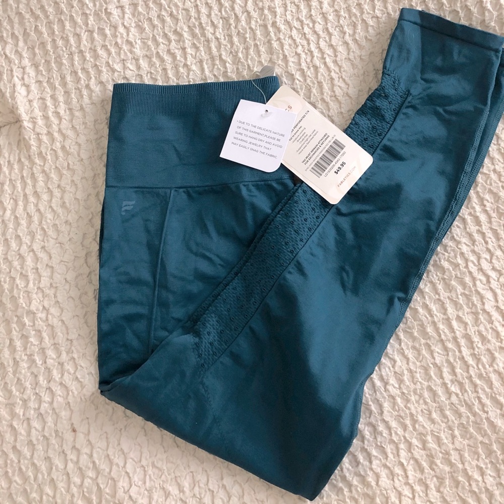 💚Fabletics Green leggings! 💚